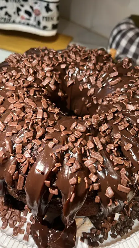 Bolo de Chocolate com cobertura